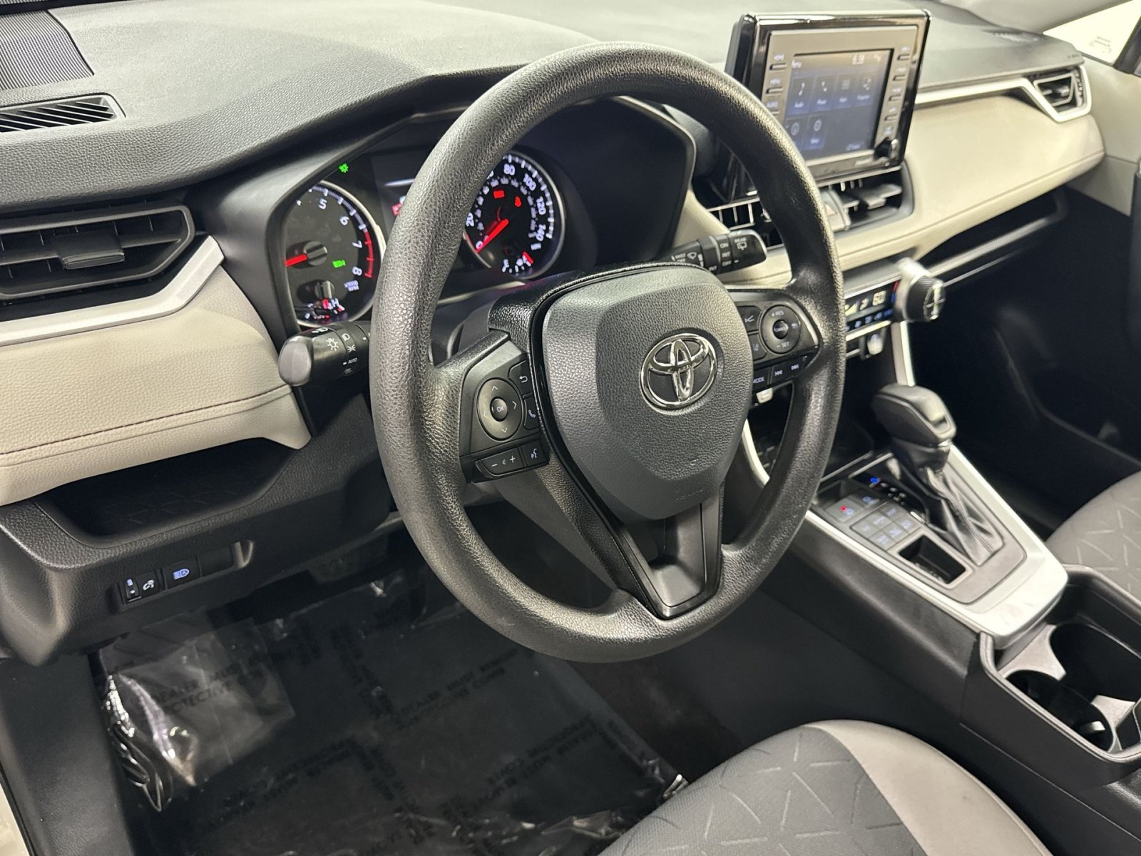 Used 2021 Toyota RAV4 XLE AWD/4WD image 13