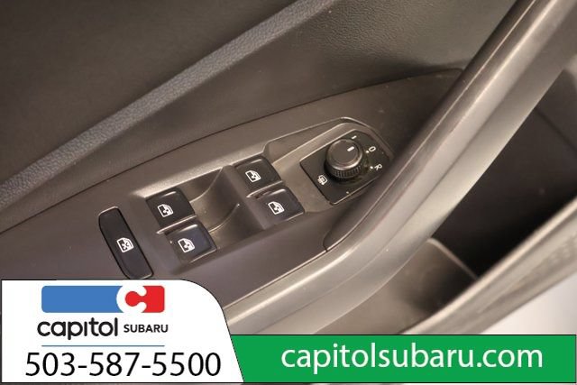 Used 2019 Volkswagen Jetta SEL w/ Cold Weather Package FWD image 12