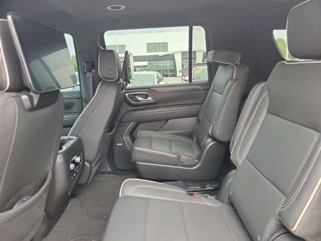 Used 2024 GMC Yukon XL SLT w/ SLT Luxury Package AWD/4WD image 11