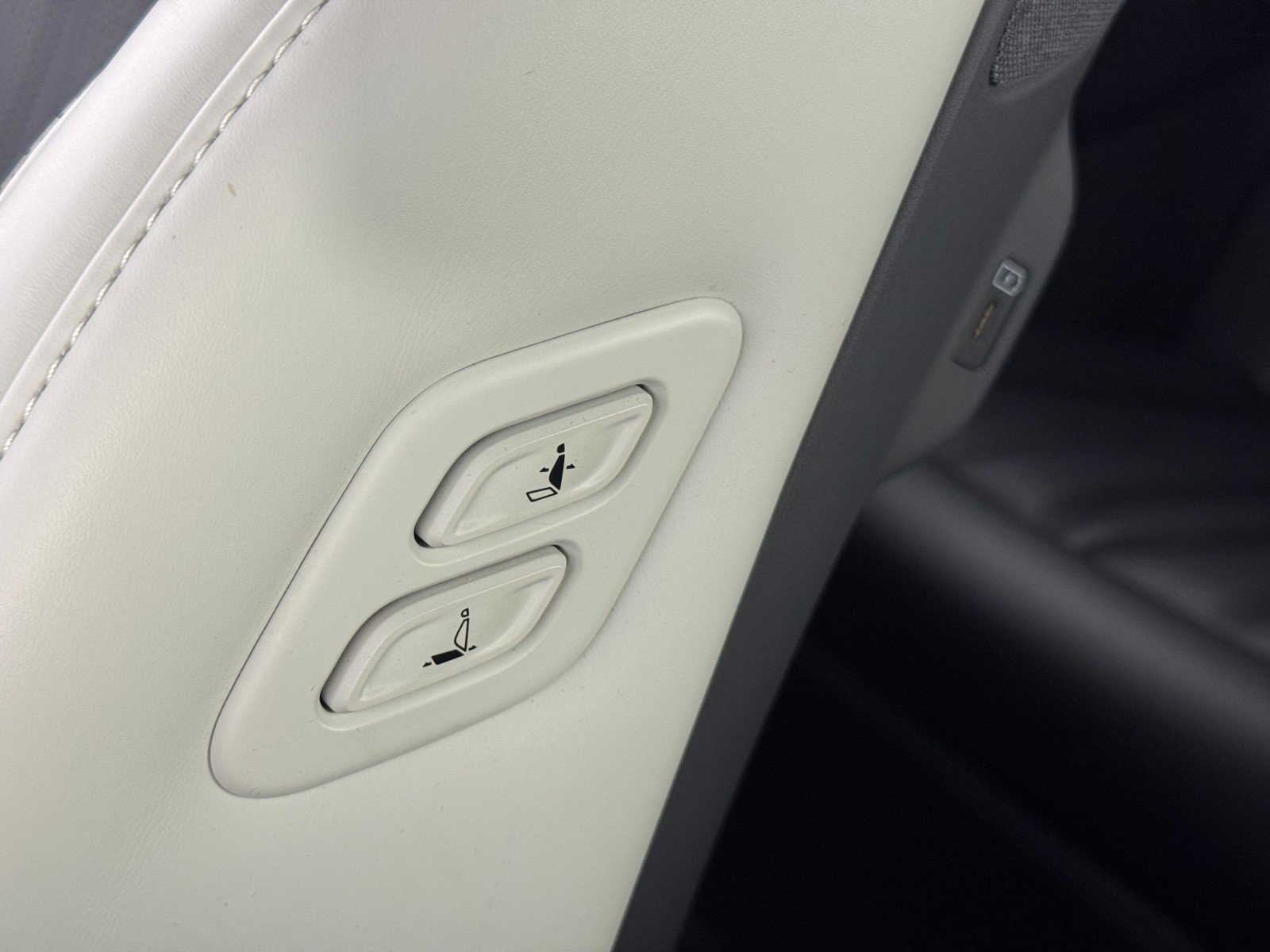 Used 2024 Kia EV9 GT-Line image 35