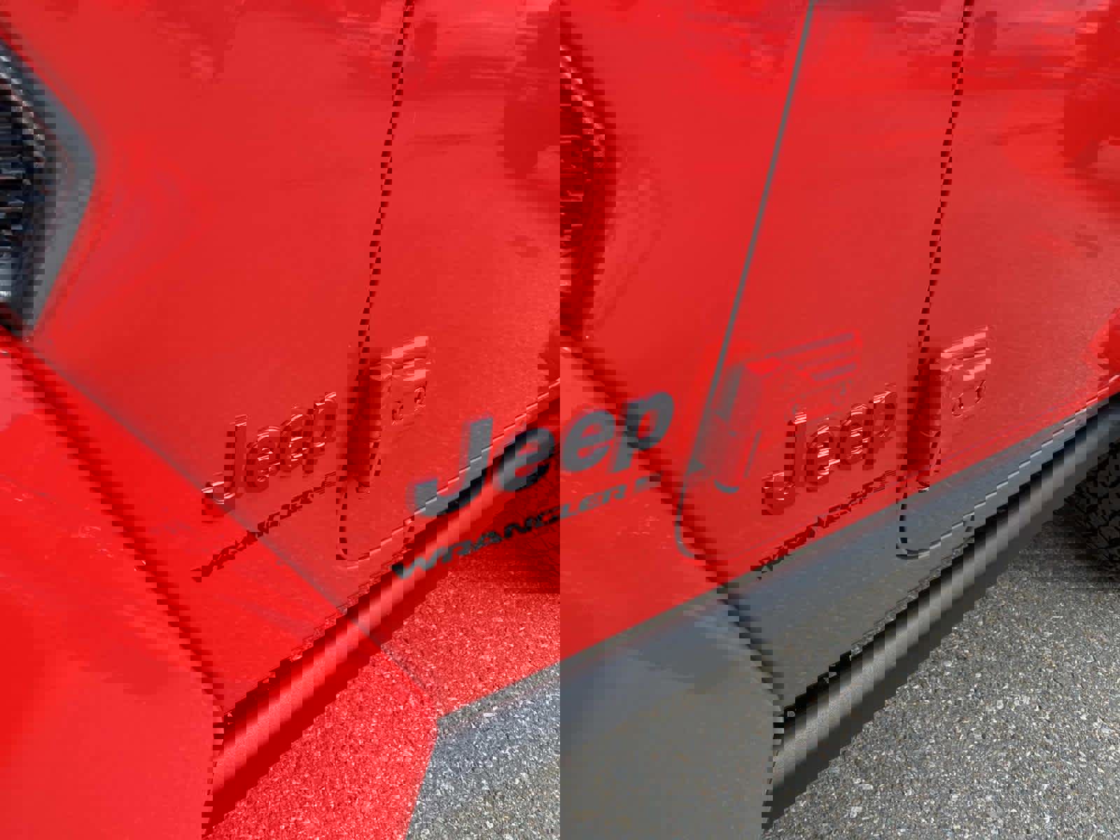 Certified 2024 Jeep Wrangler Rubicon AWD/4WD image 11