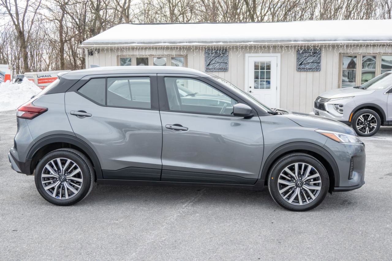 Used 2024 Nissan Kicks SV FWD image 12