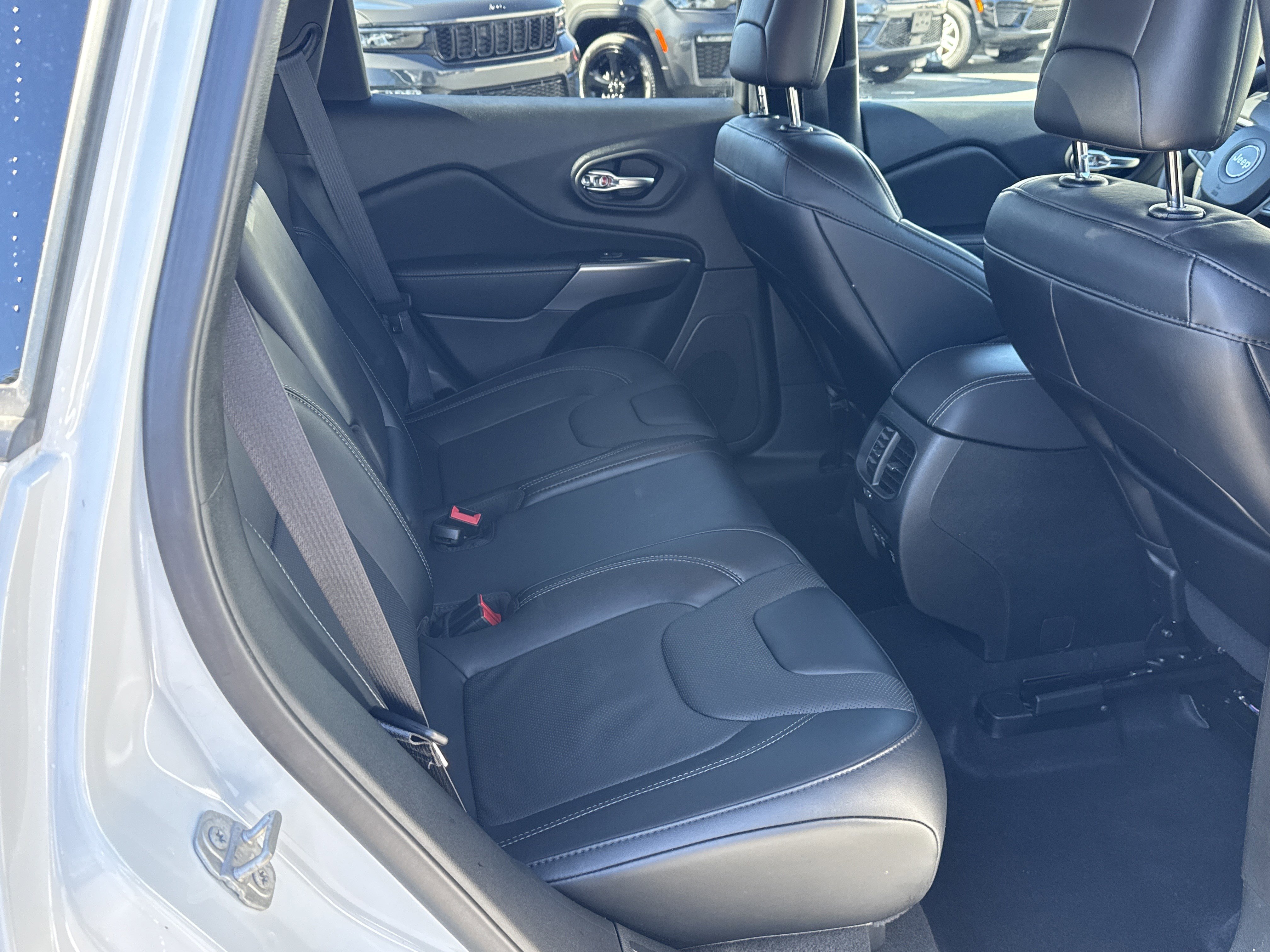 Used 2022 Jeep Cherokee Latitude Lux image 19