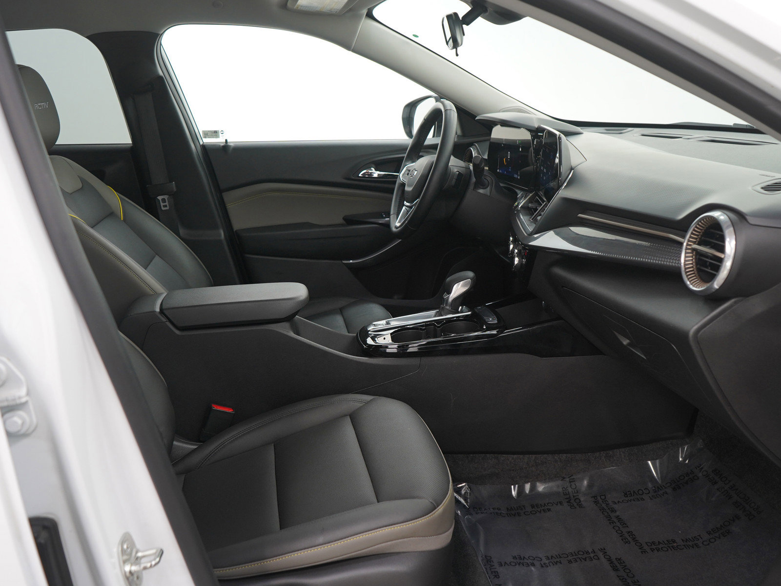 Used 2024 Chevrolet Trax ACTIV w/ Driver Confidence Package image 12