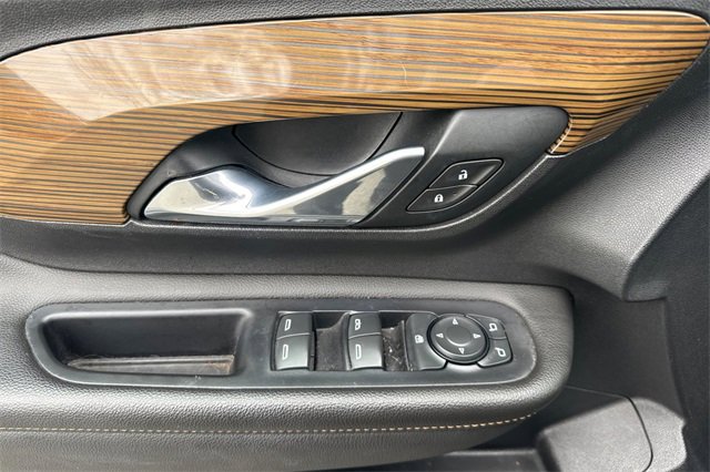 Used 2020 GMC Terrain SLE w/ Elevation Edition image 11