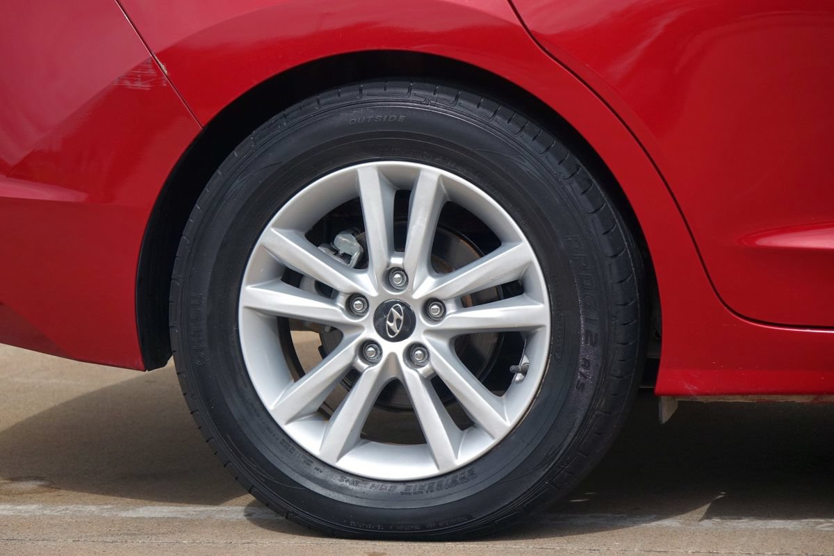 Used 2019 Hyundai Elantra Value Edition FWD image 29