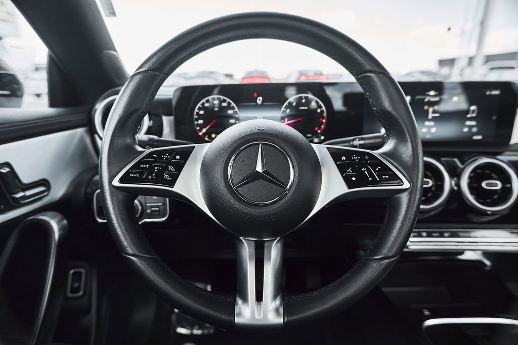 Used 2025 Mercedes-Benz CLA 250 4MATIC image 33