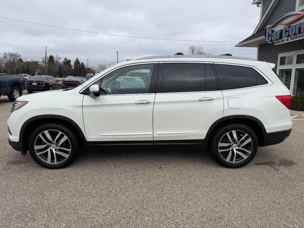 Used 2016 Honda Pilot Touring image 2