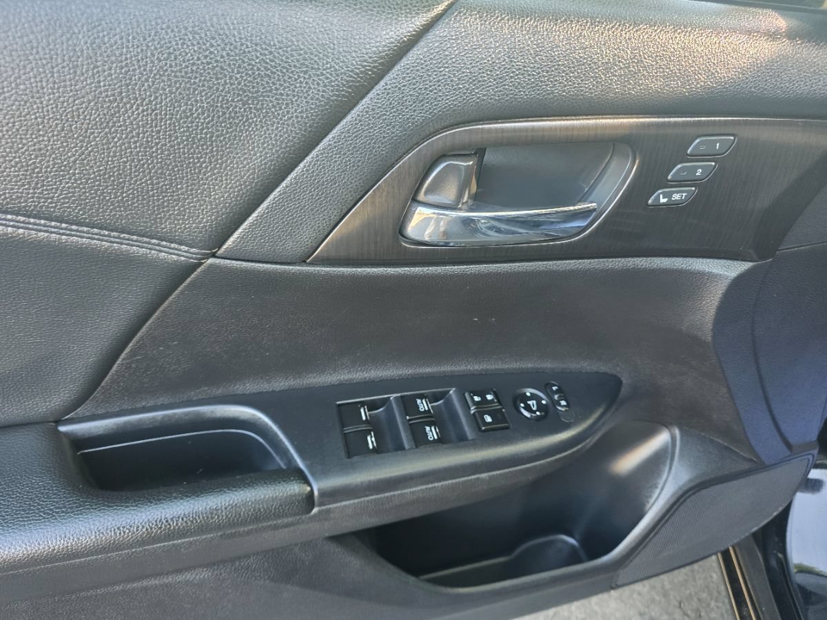 Used 2015 Honda Accord EX-L image 22
