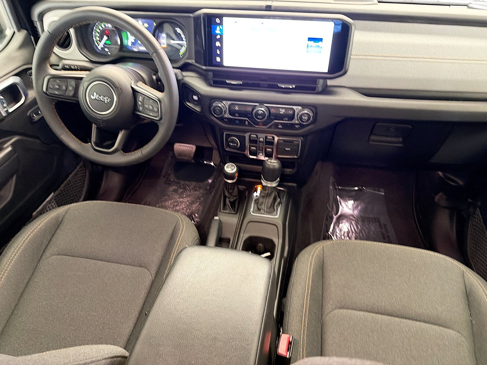 Used 2024 Jeep Wrangler Unlimited AWD/4WD image 12