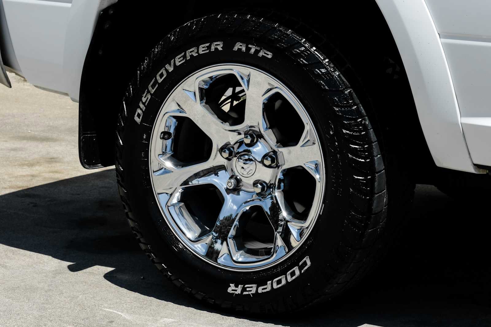 Used 2018 RAM 1500 Laramie w/ Convenience Group AWD/4WD image 52