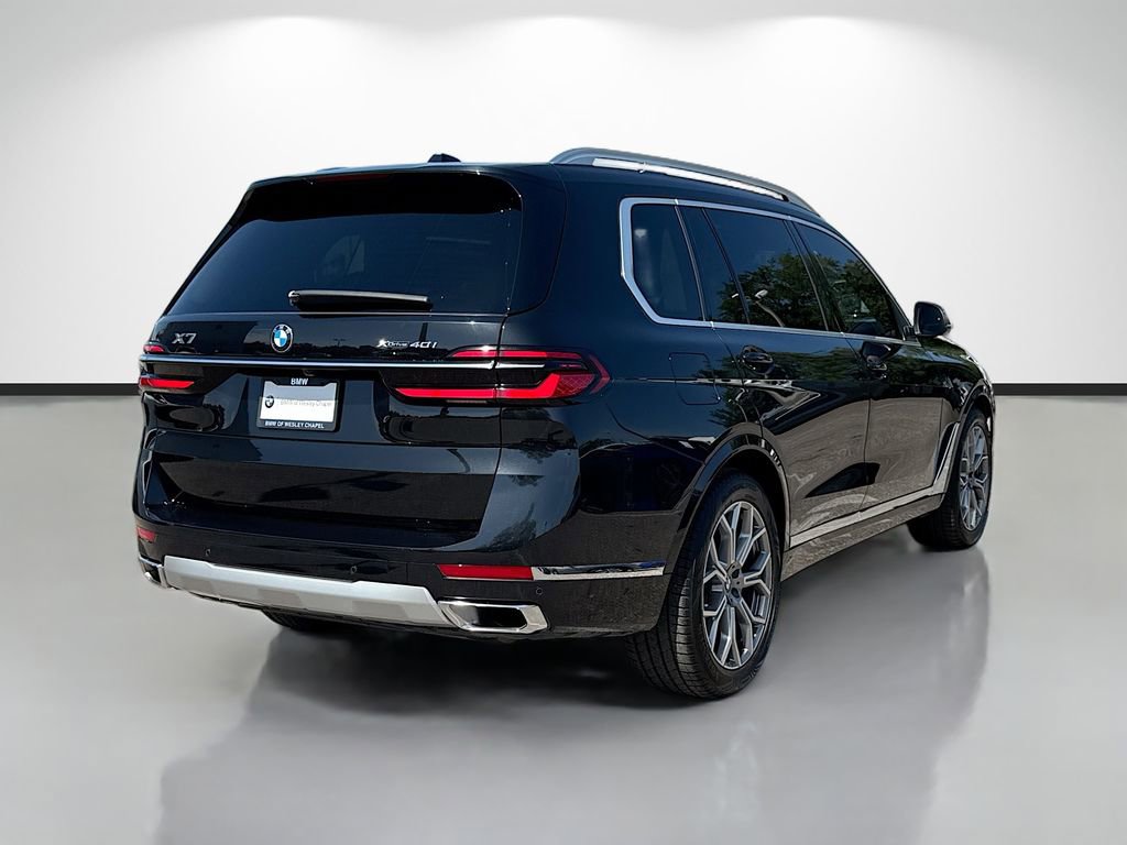Used 2023 BMW X7 xDrive40i w/ Premium Package image 3
