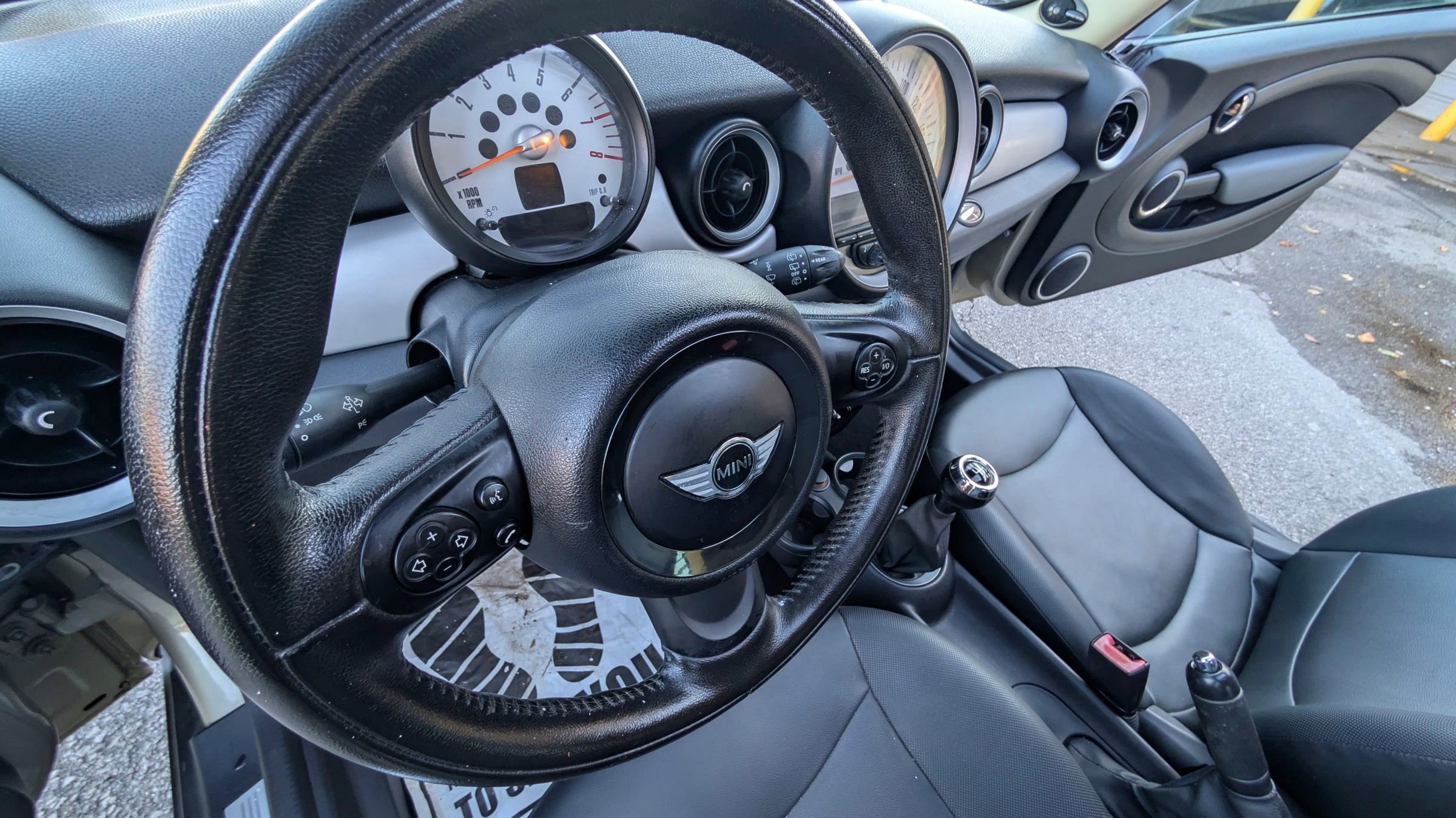 Used 2011 MINI Cooper Hardtop image 11