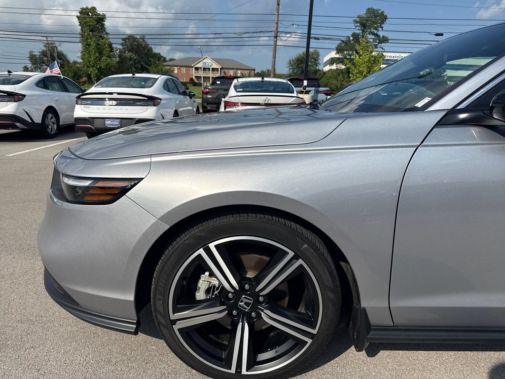 Used 2024 Honda Accord Sport image 10