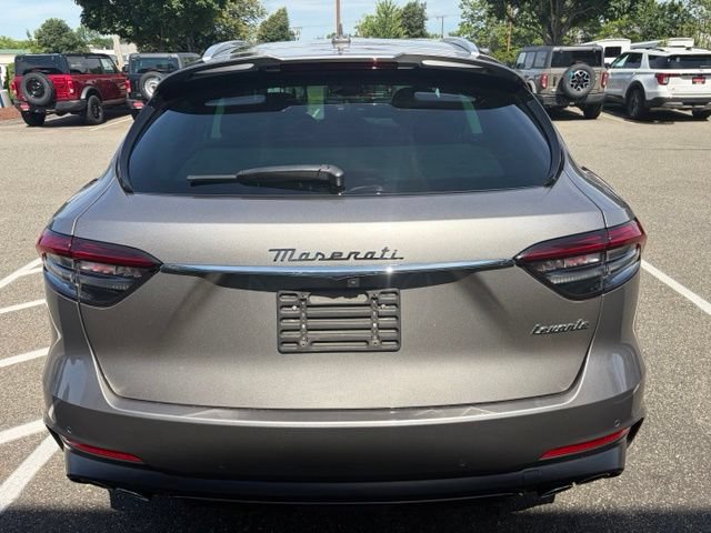 Used 2022 Maserati Levante Modena AWD/4WD image 10