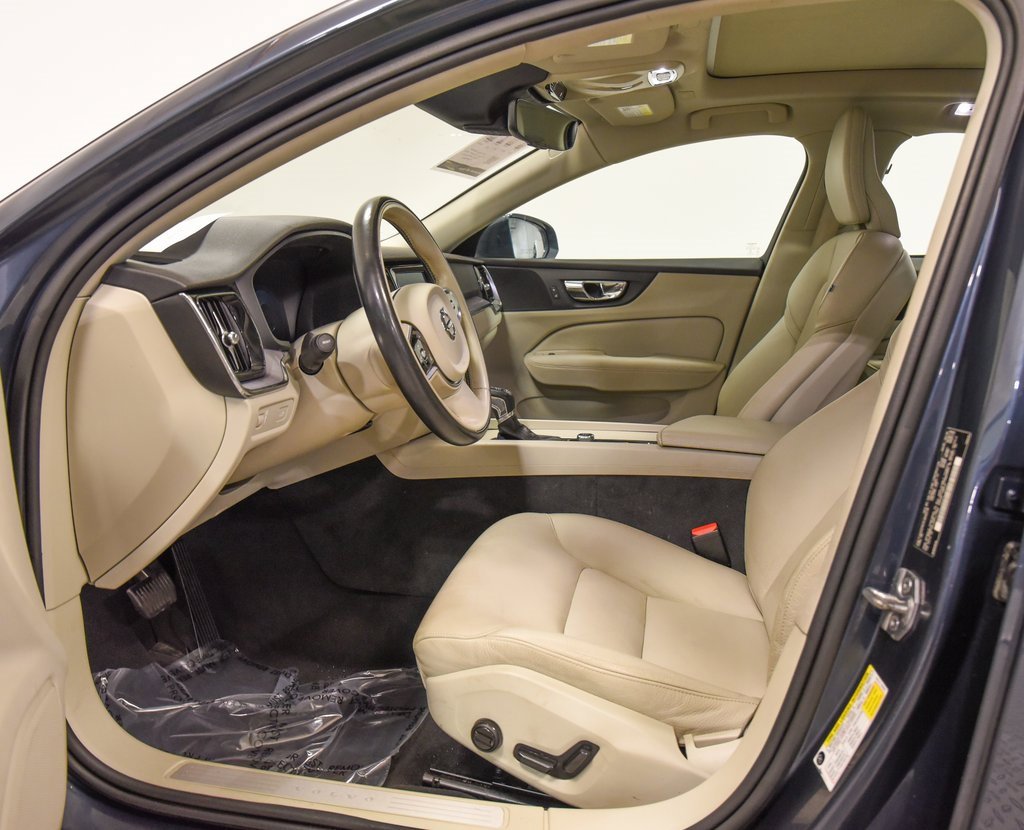 Used 2020 Volvo S60 T6 Momentum w/ Protection Package Premier image 12