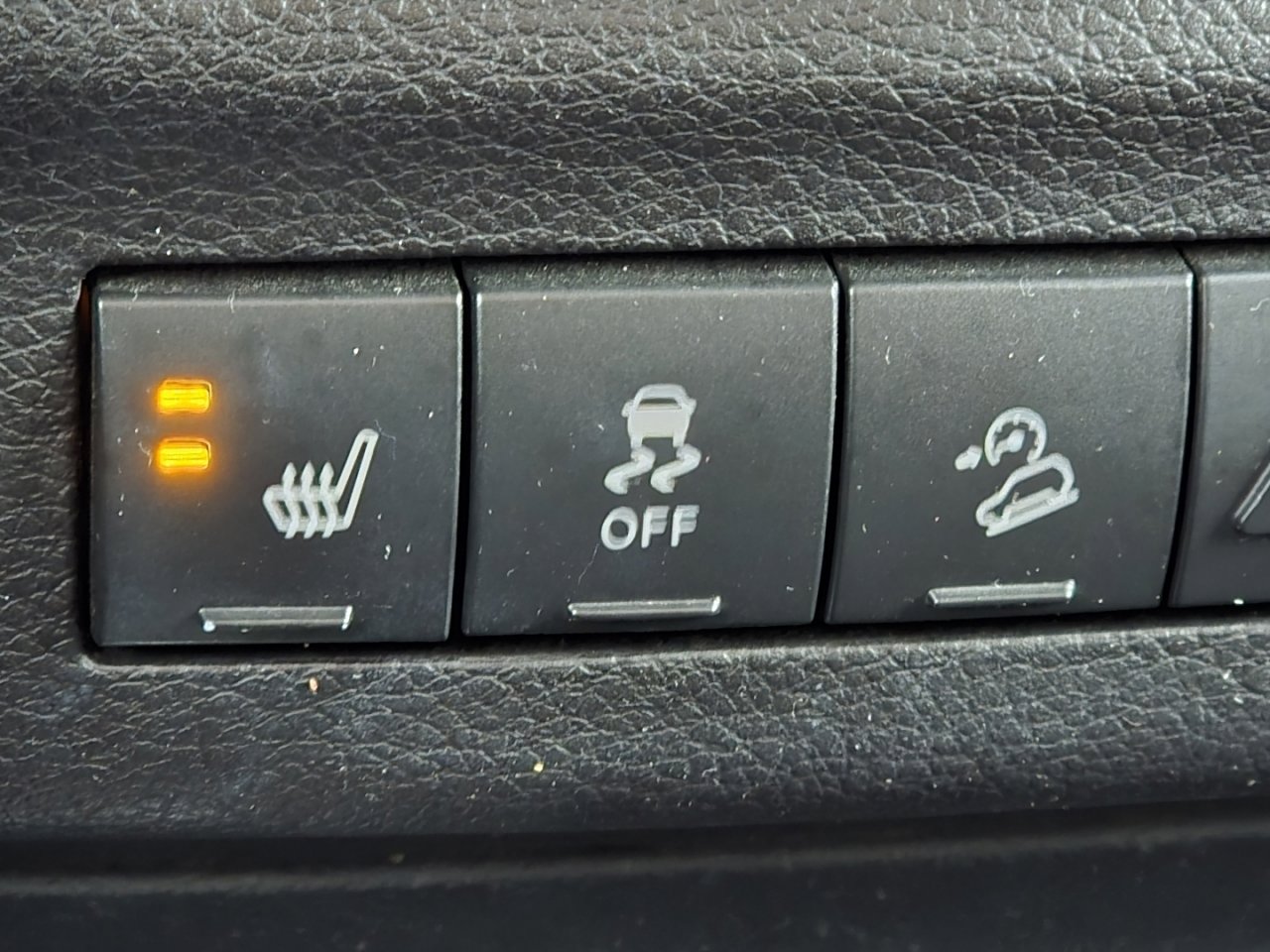 Used 2018 Jeep Wrangler Sahara w/ Connectivity Group image 6