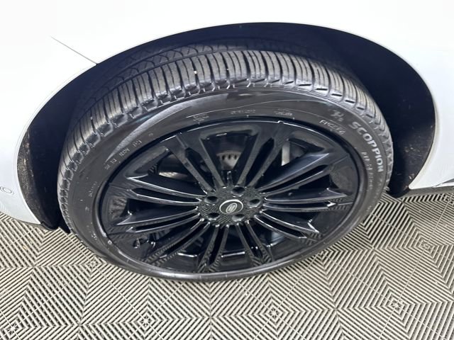 Used 2022 Land Rover Range Rover SE image 10