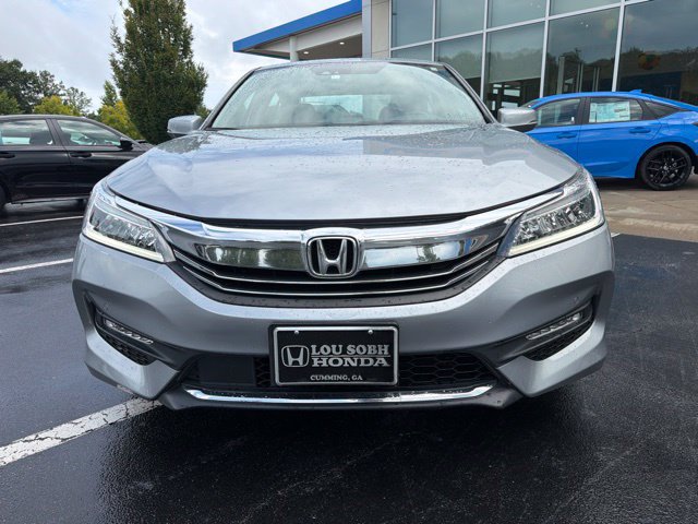 Used 2017 Honda Accord Touring image 3