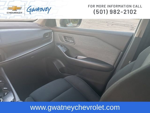 Used 2023 Nissan Rogue S image 23