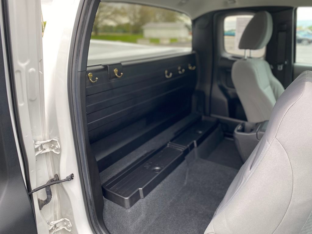 Used 2021 Toyota Tacoma SR RWD image 15