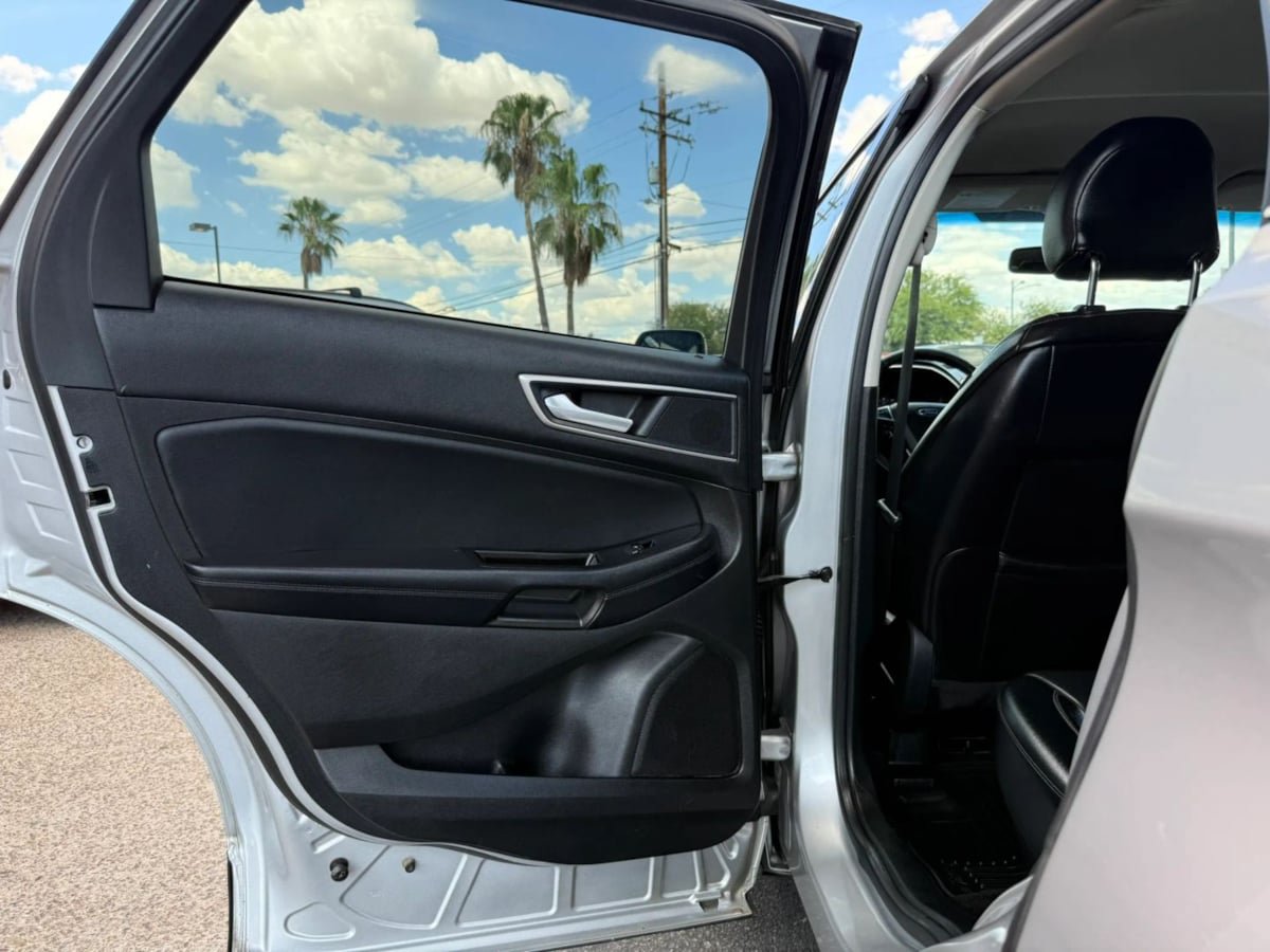 Used 2017 Ford Edge SEL w/ Equipment Group 201A FWD image 34