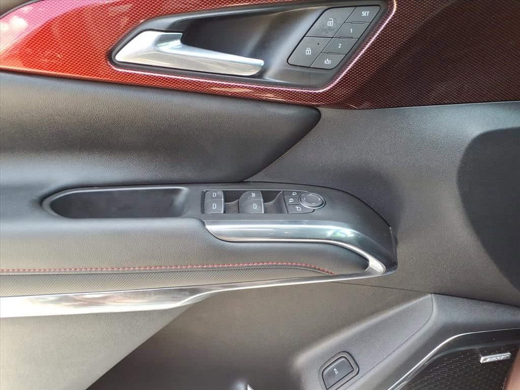 Used 2024 Chevrolet Traverse RS w/ LPO, Floor Liner Package FWD image 32