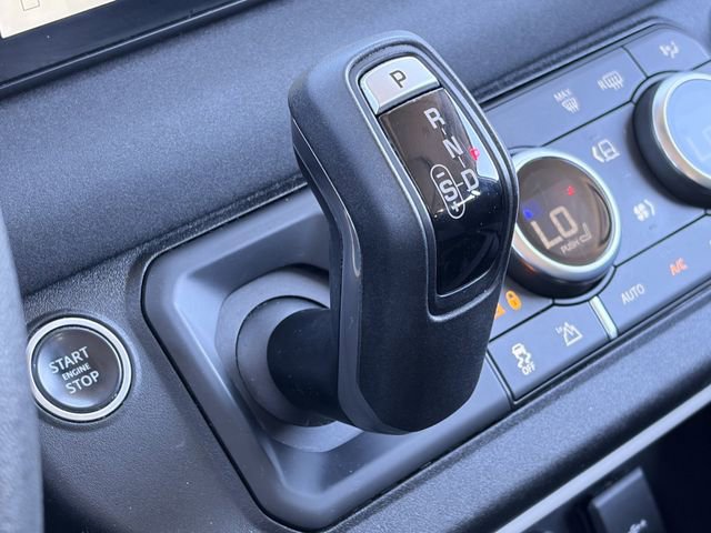 Used 2020 Land Rover Defender 110 SE image 16