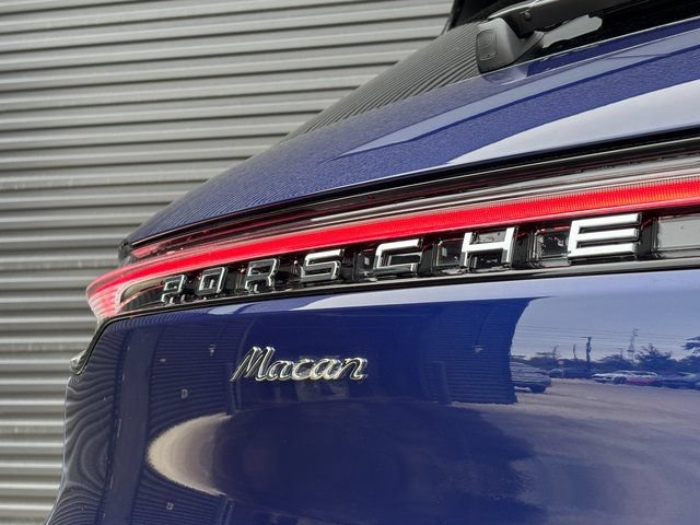Certified 2026 Porsche Macan AWD/4WD image 27