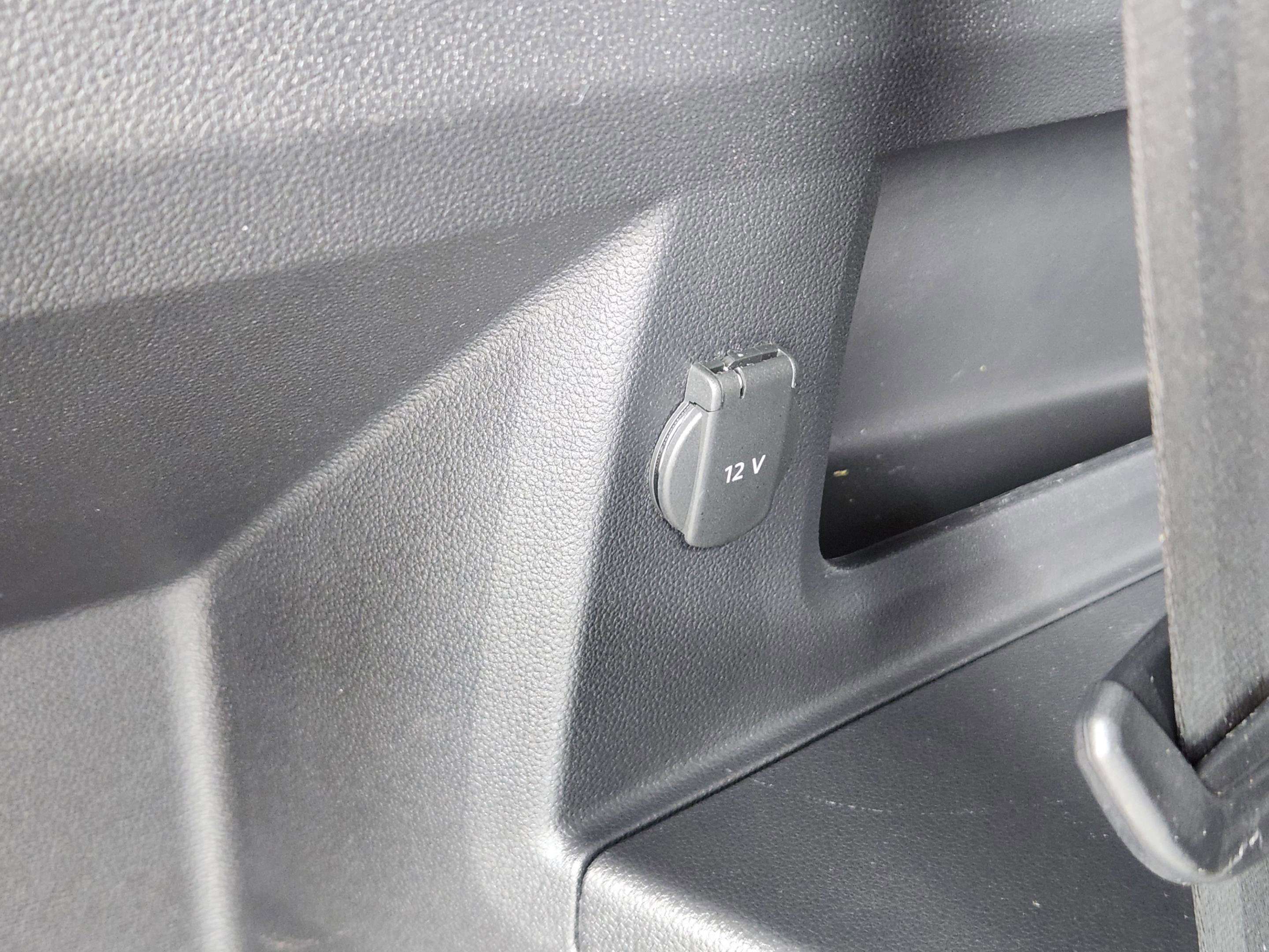 Used 2023 Volkswagen Atlas SEL R-Line image 31