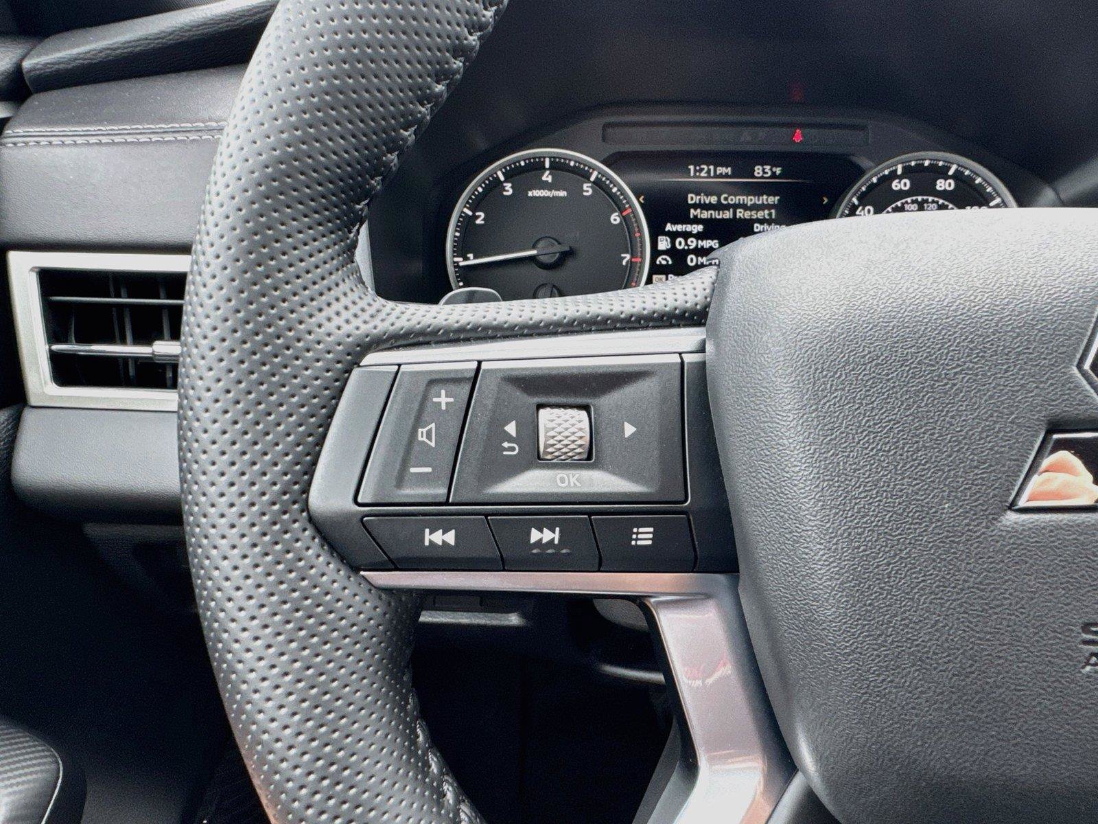 New 2026 Mitsubishi Outlander SE FWD image 12