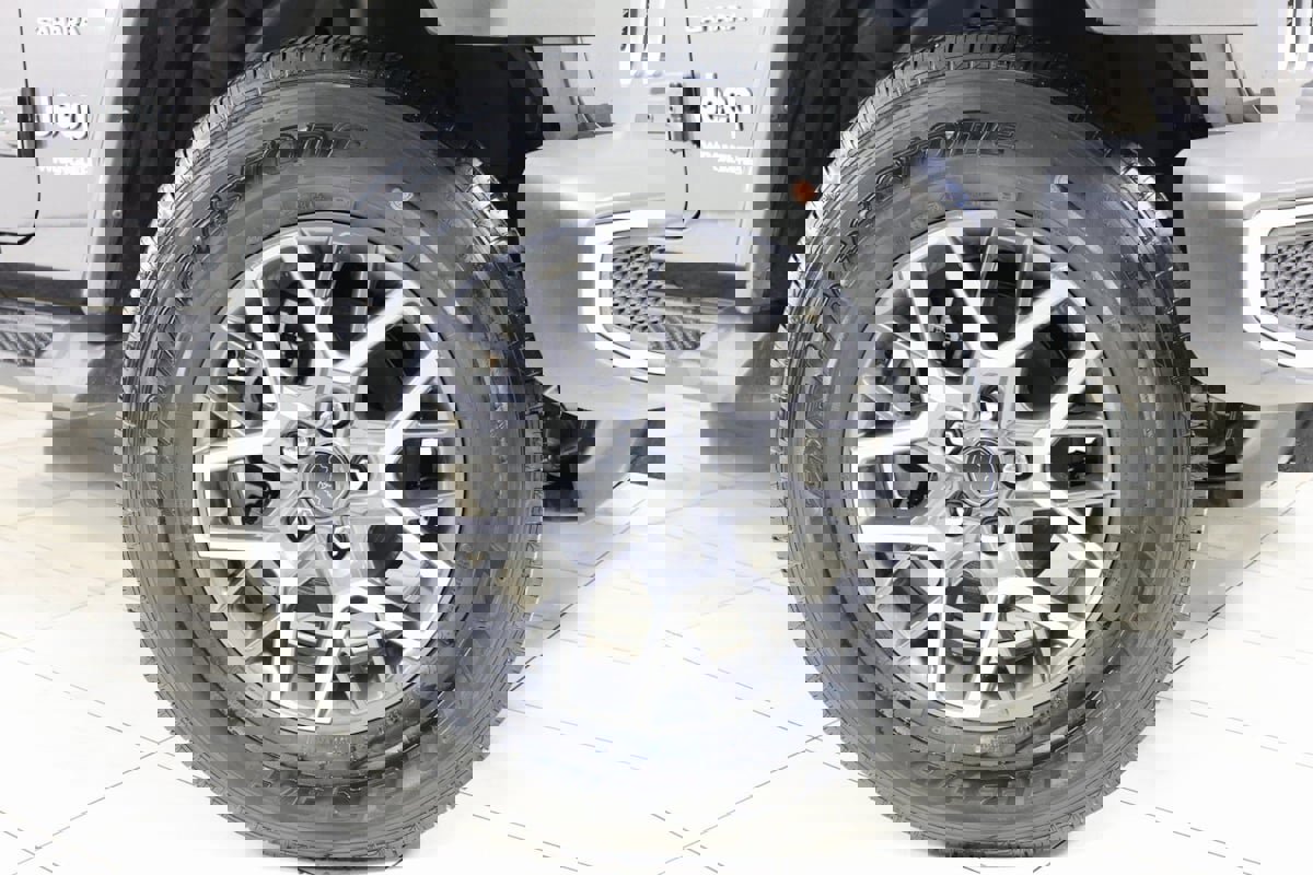 Used 2021 Jeep Wrangler Unlimited Sahara image 14