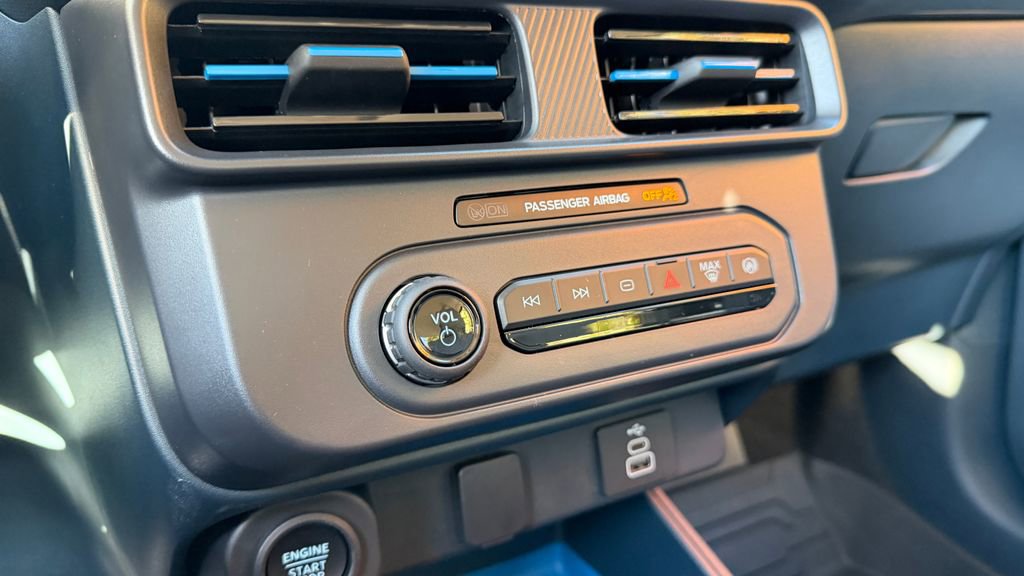 Used 2025 Ford Maverick XLT w/ XLT Luxury Package image 20