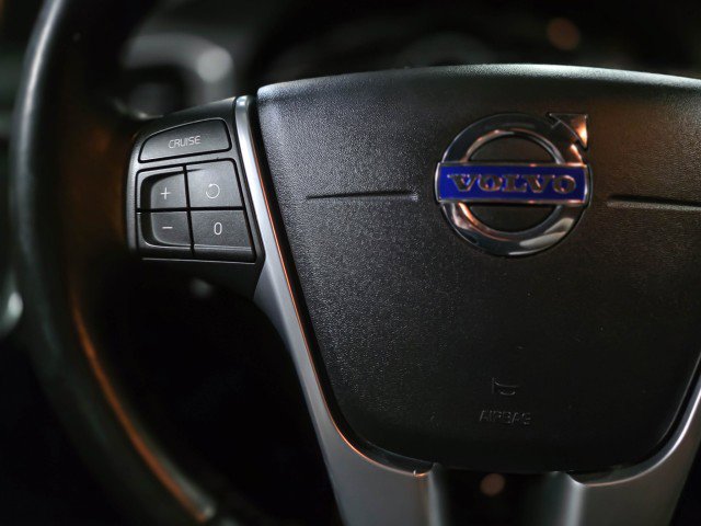 Used 2017 Volvo S60 T5 Inscription w/ Climate Package image 19