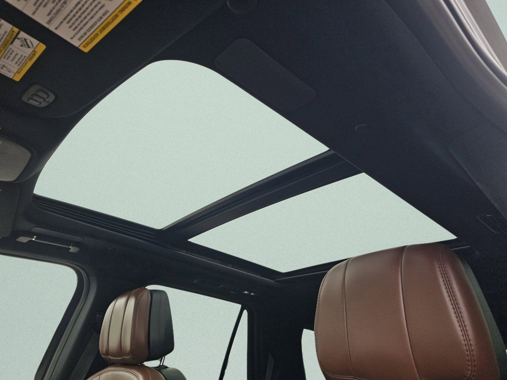 Used 2025 Lincoln Navigator Reserve image 8