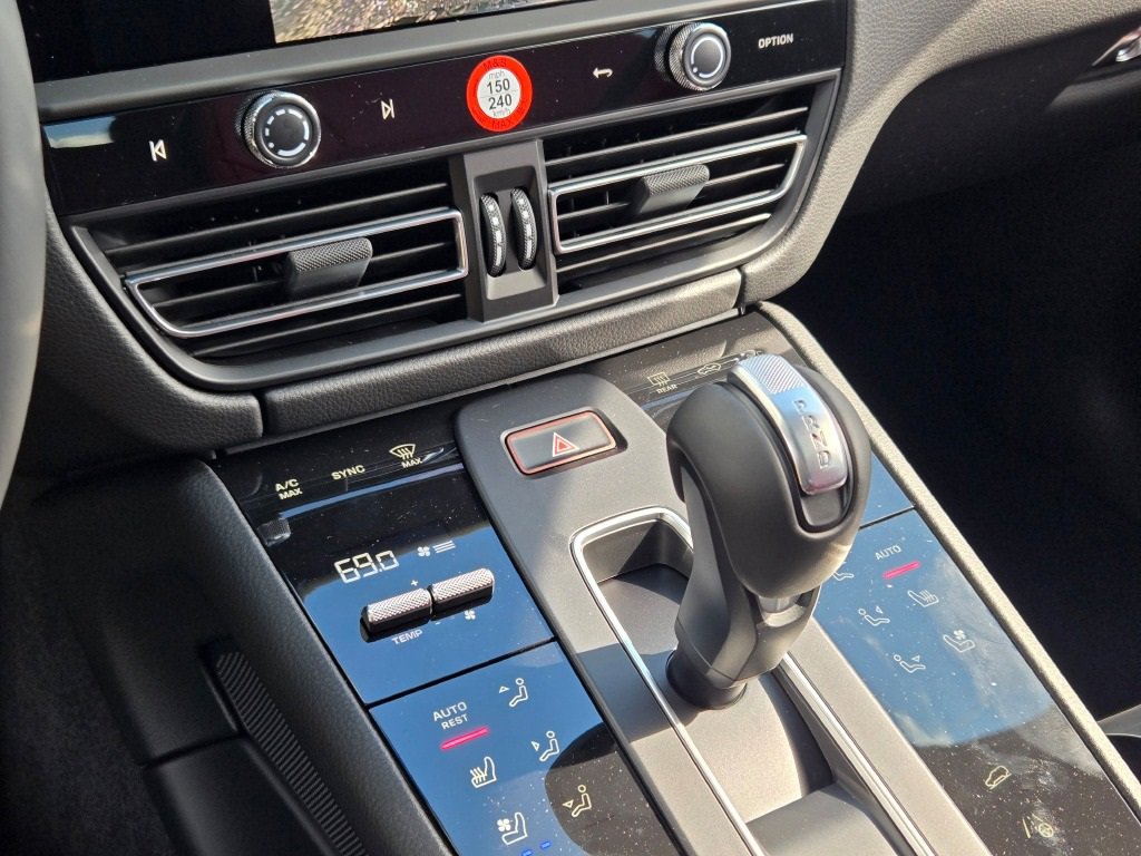 New 2026 Porsche Macan image 26