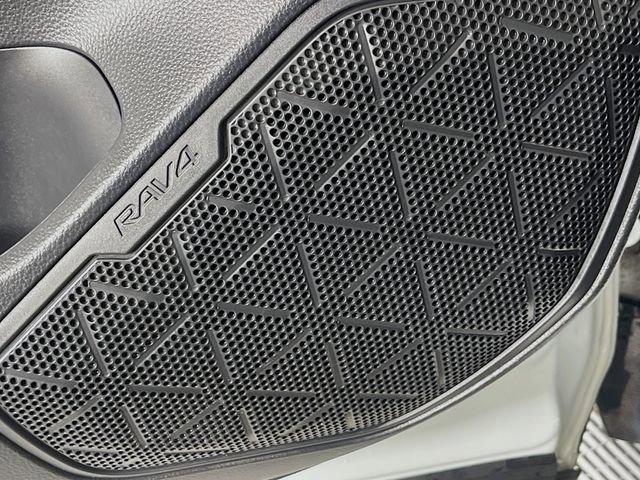 Used 2023 Toyota RAV4 XSE AWD/4WD image 19