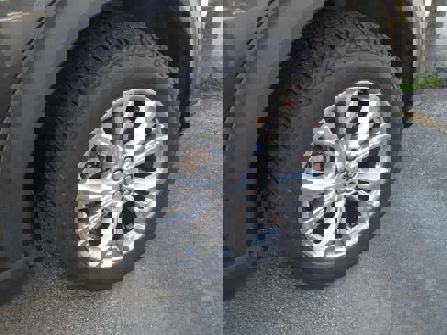 Used 2020 Ford Explorer XLT w/ Equipment Group 202A image 8