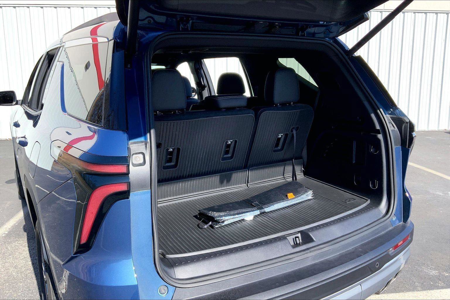 Used 2024 Chevrolet Traverse LT w/ Enhanced Driving Package image 25