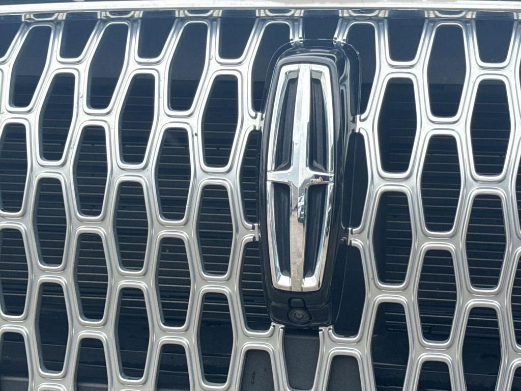 Used 2024 Lincoln Corsair AWD w/ Equipment Group 101A image 9