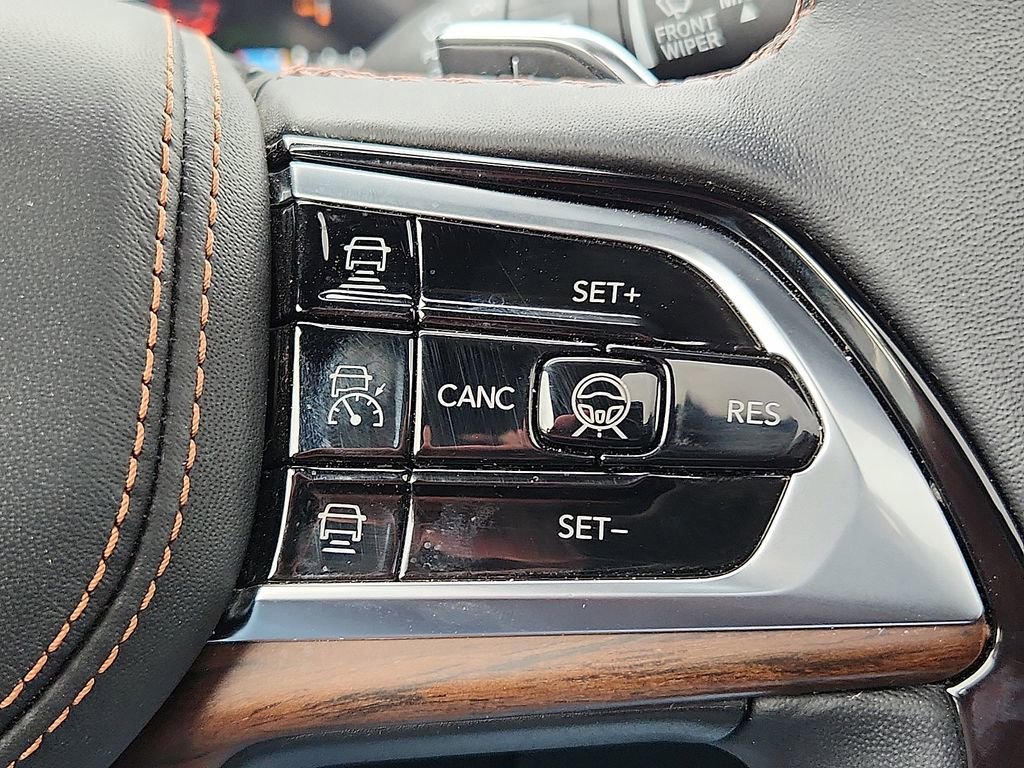 Used 2024 Jeep Grand Cherokee Summit w/ Luxury Tech Group V image 20