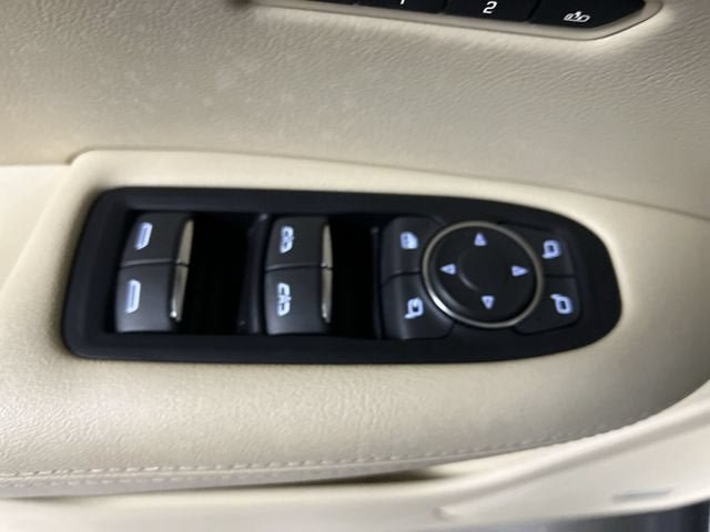 Certified 2018 Cadillac XT5 Luxury w/ Driver Awareness Package AWD/4WD image 24