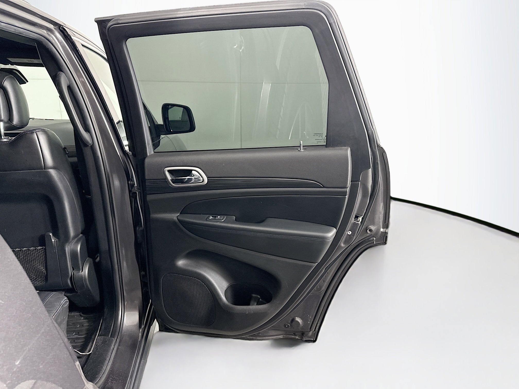 Used 2020 Jeep Grand Cherokee Laredo w/ Laredo X Package image 31