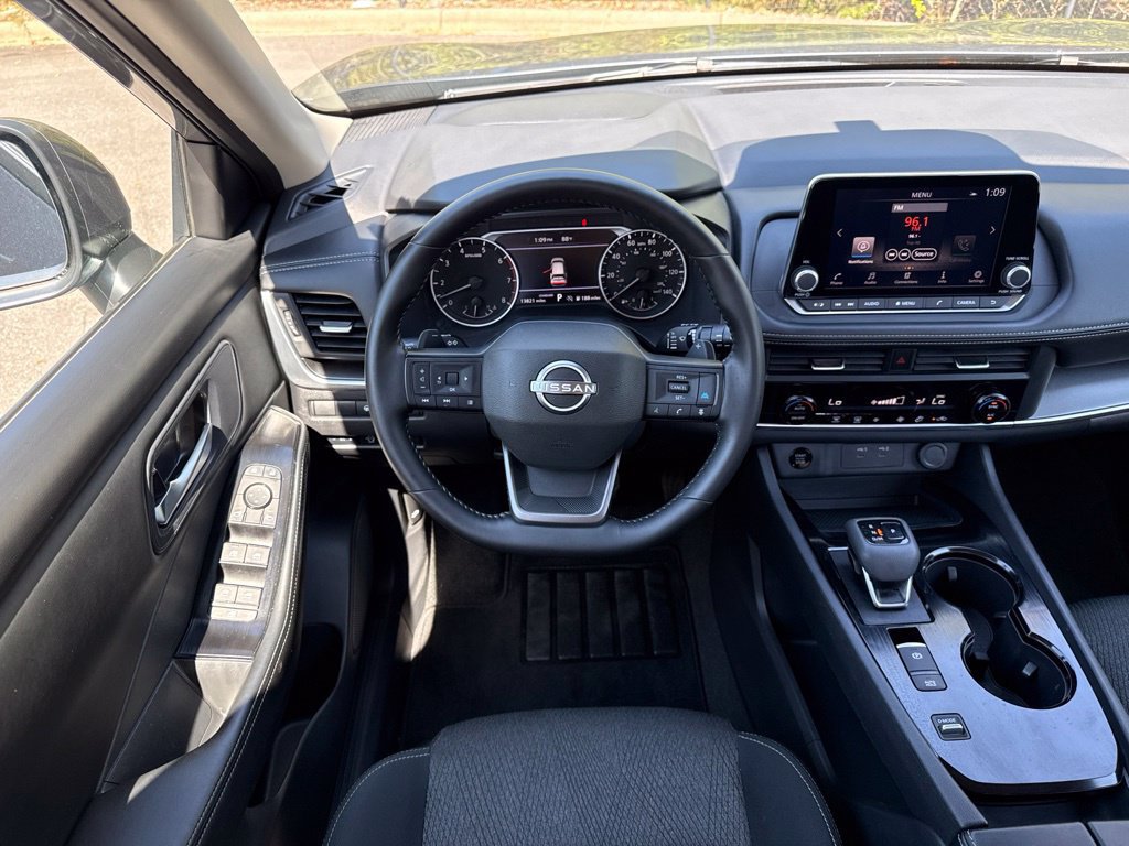 Certified 2026 Nissan Rogue SV FWD image 27