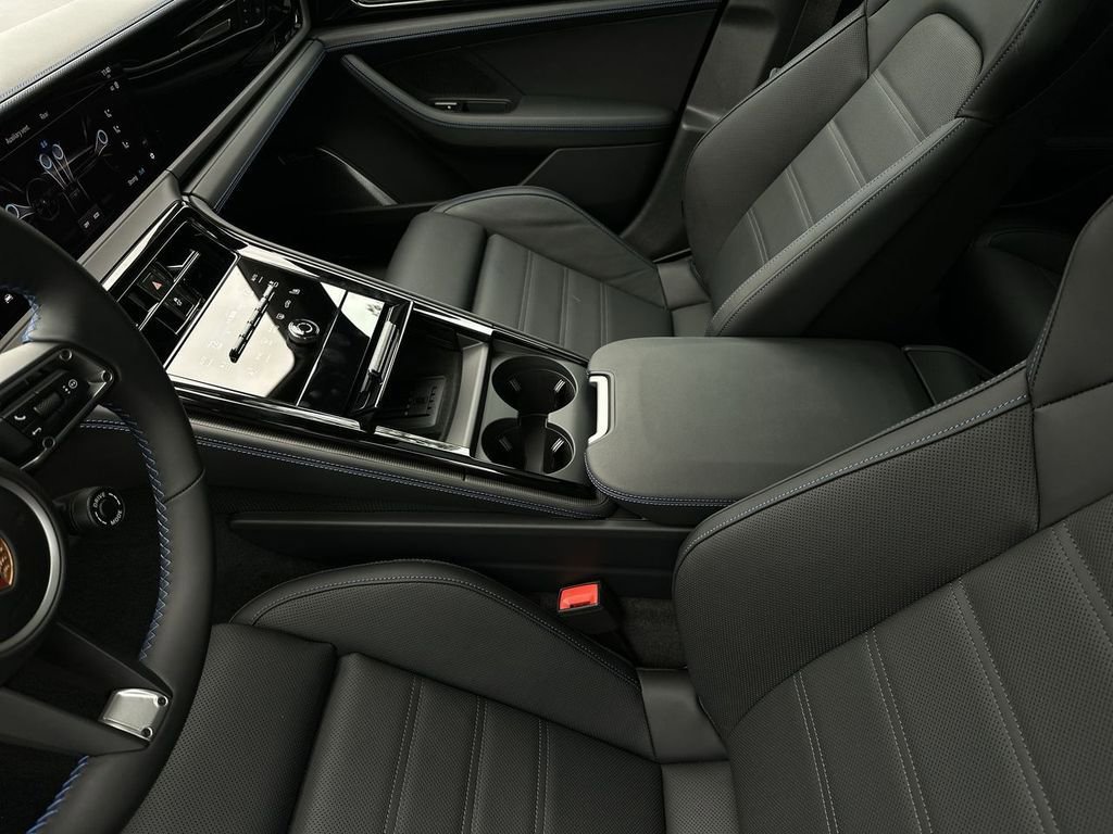 New 2026 Porsche Panamera GTS image 17