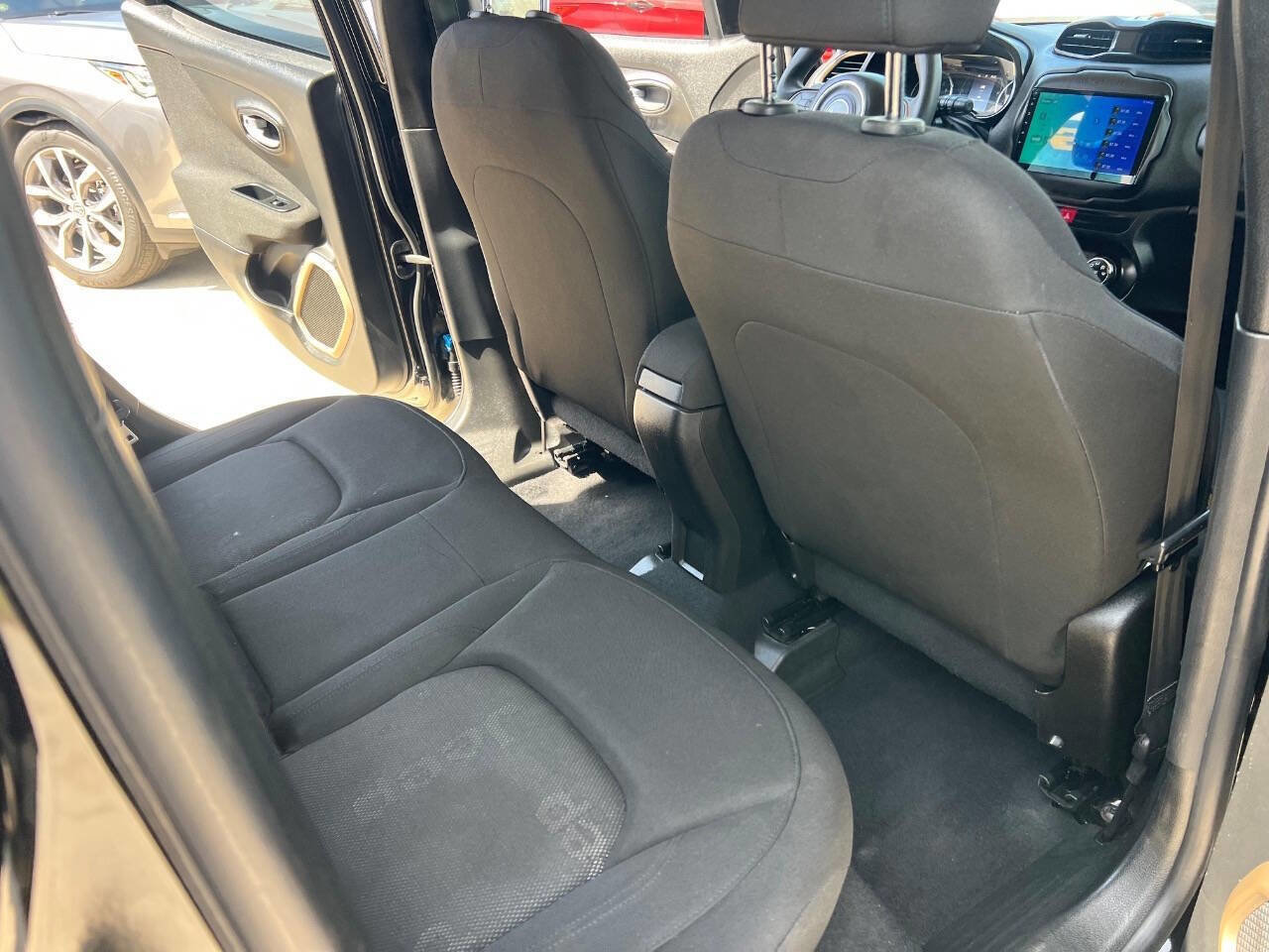 Used 2016 Jeep Renegade Sport w/ Power & Air Group FWD image 14