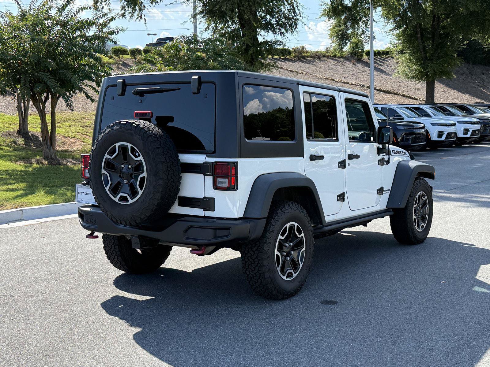 Used 2015 Jeep Wrangler Unlimited Rubicon AWD/4WD image 5