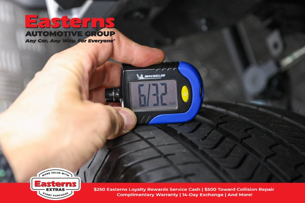 Used 2025 Toyota 4Runner SR5 AWD/4WD image 27