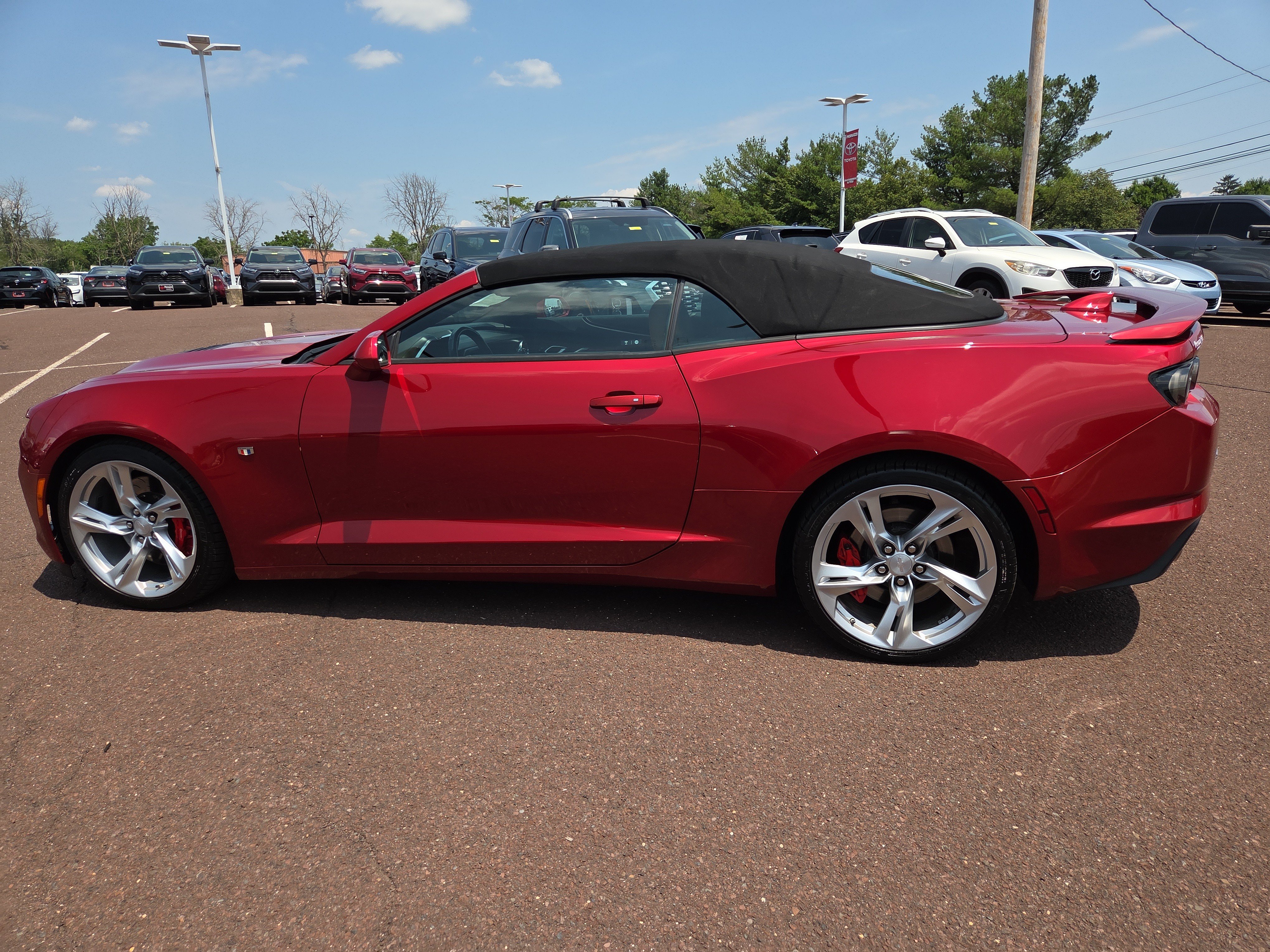 Used 2020 Chevrolet Camaro SS RWD image 11
