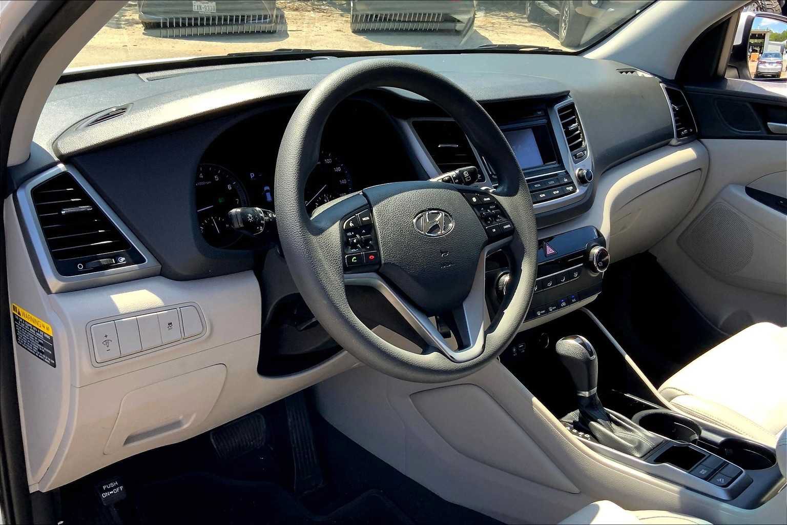 Used 2017 Hyundai Tucson SE w/ SE Popular Package 02 FWD image 16